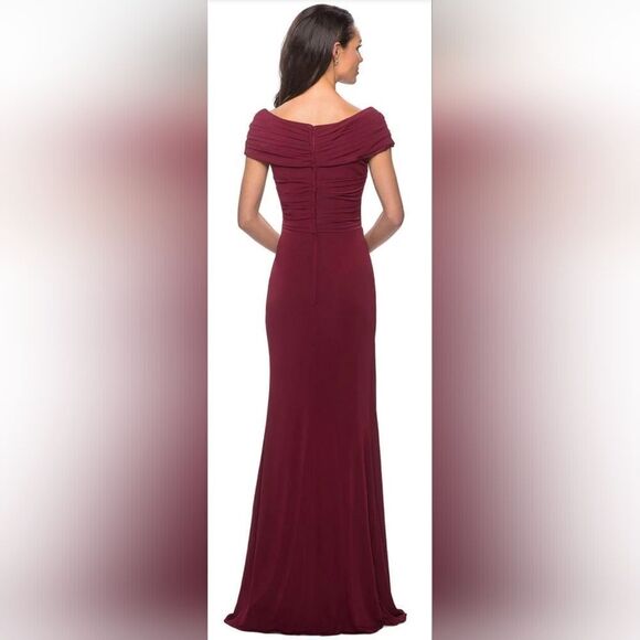 La Femme 26519 Off Shoulder V Neck Long Sheath Jersey Gown NWOT size 4 Wine - Picture 2 of 6